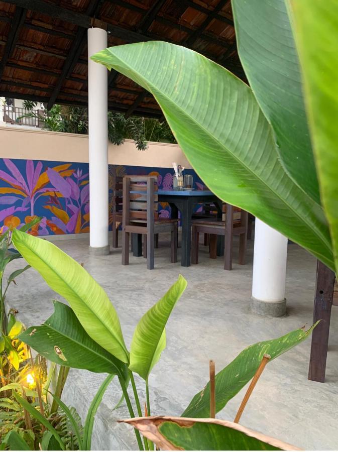 Daffodil Restaurant & Holiday Resort Unawatuna Exterior photo